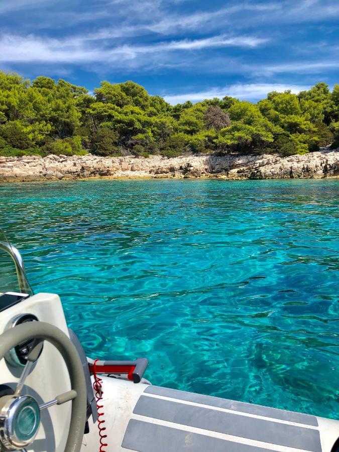 特利顿住宿加早餐旅馆 Lastovo 外观 照片